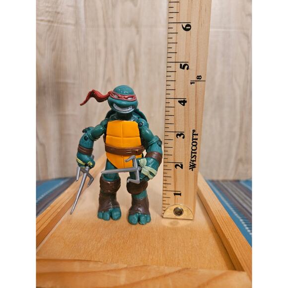 Raphael Teenage Mutant Ninja Turtle Action Figure 5" - Picture 5 of 5